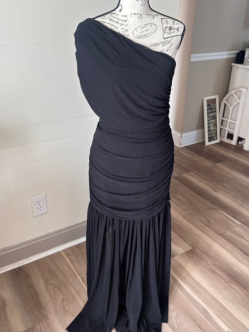 Elegant One-Shoulder Black Ruched Maxi Dress